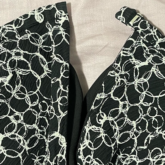 Vintage 100% Silk Black and White Ring Pattern Midi Skirt Size Medium - Picture 7 of 7